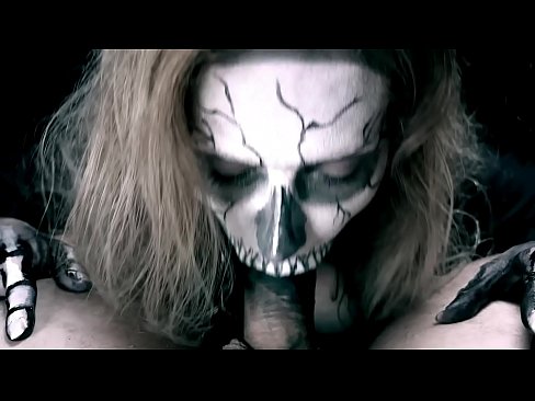❤️ Fată demonică sugând pula cu gura ei neagră și înghițind spermă. ☑   at ro.hentaisea-com.ru