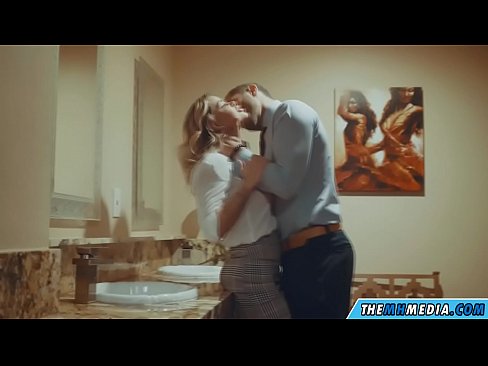 ❤️ Când o blondă cu sânii mari te seduce într-o toaletă publică ☑   at ro.hentaisea-com.ru